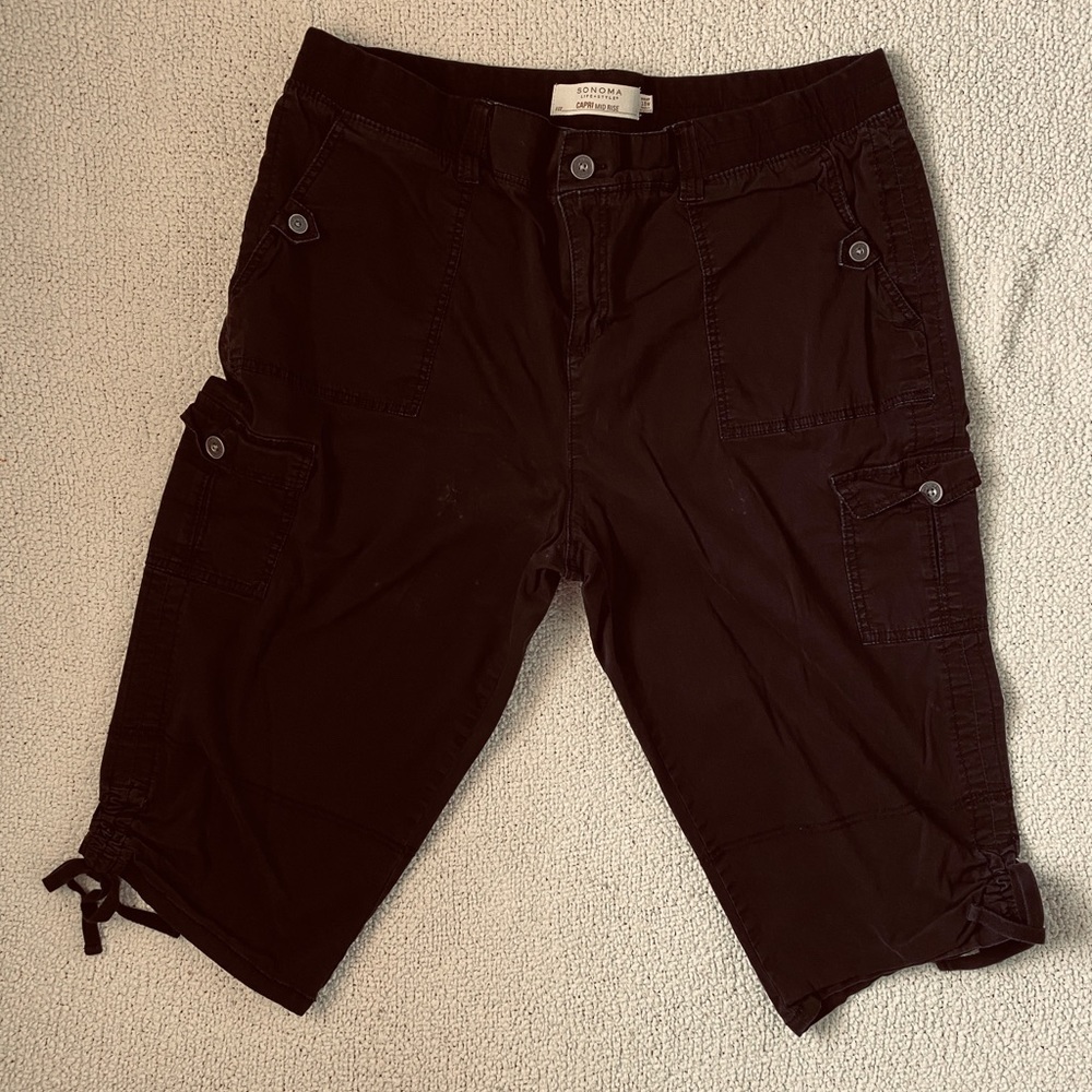 Mid Rise Capri Pants